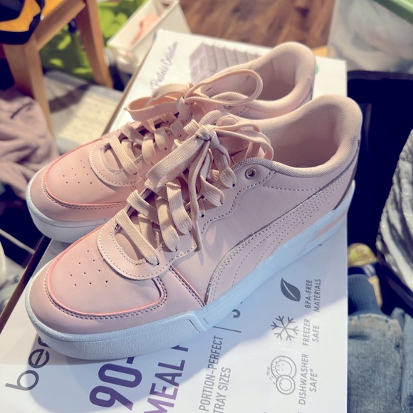 Puma Shoes - PUMA SHOES WOMENS 8 BRAND NEW NEVER WORN